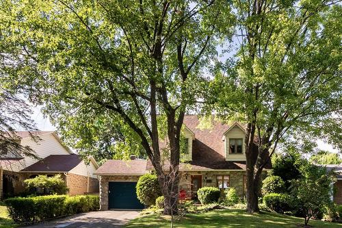 Façade - 281 Rue Beaumont E., Saint-Bruno-De-Montarville, QC - Outdoor