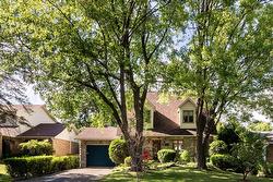 281 Rue Beaumont E.  Saint-Bruno-De-Montarville, QC J3V 2P8