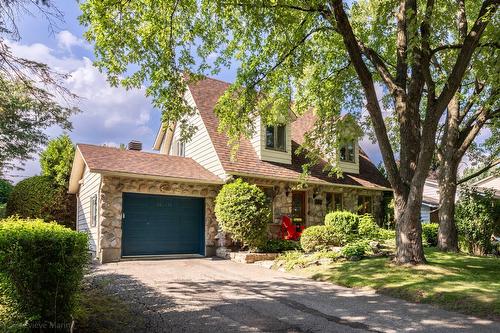 Façade - 281 Rue Beaumont E., Saint-Bruno-De-Montarville, QC - Outdoor