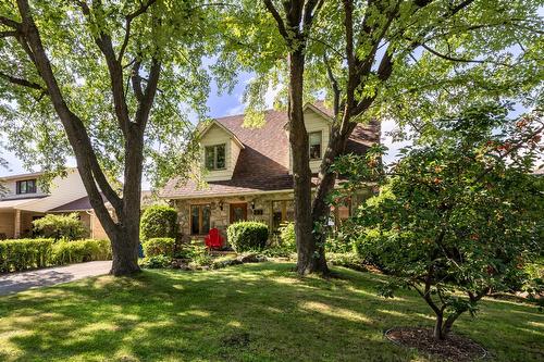 Façade - 281 Rue Beaumont E., Saint-Bruno-De-Montarville, QC - Outdoor