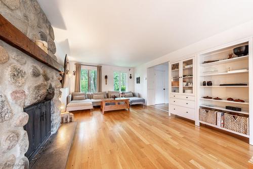 Salon - 281 Rue Beaumont E., Saint-Bruno-De-Montarville, QC - Indoor Photo Showing Other Room With Fireplace