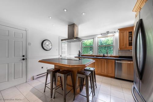 Cuisine - 281 Rue Beaumont E., Saint-Bruno-De-Montarville, QC - Indoor
