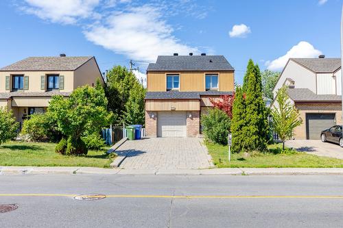 279 Av. St-Louis  Pointe-Claire, QC H9R 5L3