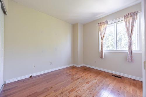 Chambre à coucher - 279 Av. St-Louis, Pointe-Claire, QC - Indoor Photo Showing Other Room