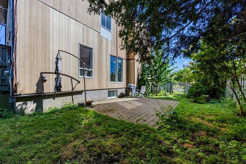Cour - 279 Av. St-Louis, Pointe-Claire, QC - Outdoor