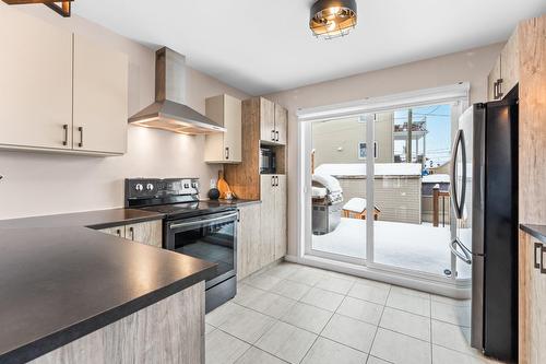 Kitchen - 213 Rue De Venise, Saint-Lin/Laurentides, QC - Indoor Photo Showing Kitchen