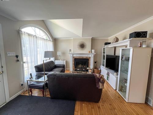 Salon - 1105 Rue Cardinal-Roy, Trois-Rivières, QC - Indoor Photo Showing Living Room With Fireplace