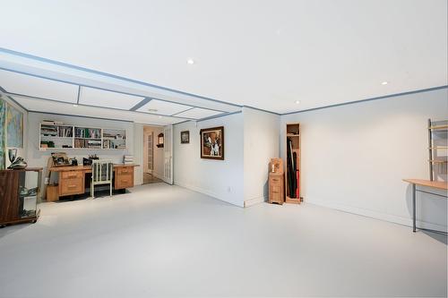 Salle familiale - 319 23E Avenue E., Venise-En-Québec, QC - Indoor Photo Showing Other Room