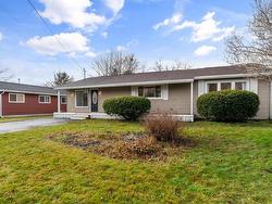 14 Tobermory Road  Dartmouth, NS B2X 1Z5