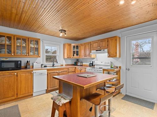 6 Ryers Lane, Shelburne, NS 