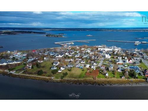 20 North Street, Lockeport, NS 