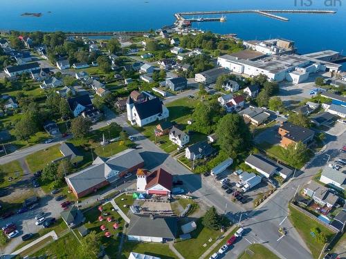 20 North Street, Lockeport, NS 