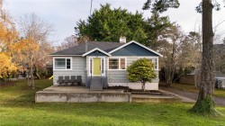 1170 Munro St  Esquimalt, BC V9A 5P4