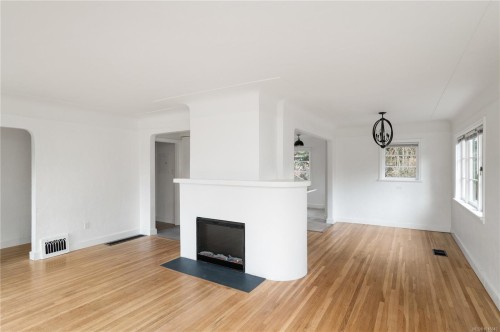 1170 Munro St, Esquimalt, BC 