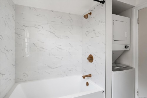 1170 Munro St, Esquimalt, BC 