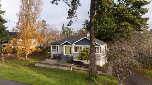 1170 Munro St, Esquimalt, BC 