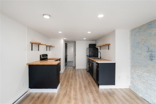 1170 Munro St, Esquimalt, BC 