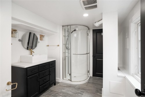 1170 Munro St, Esquimalt, BC 