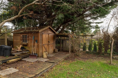 1170 Munro St, Esquimalt, BC 