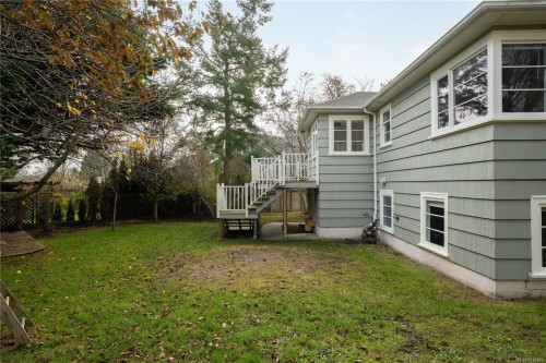 1170 Munro St, Esquimalt, BC 