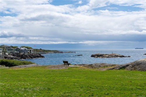 1170 Munro St, Esquimalt, BC 