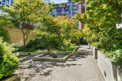 903-845 Yates St, Victoria, BC - Outdoor