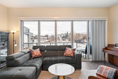 5-5995 Oliver Landing Crescent, Oliver, BC - Indoor Photo Showing Living Room