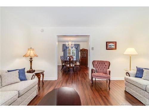 11 Stoneybrook Cres, Fredericton, NB 