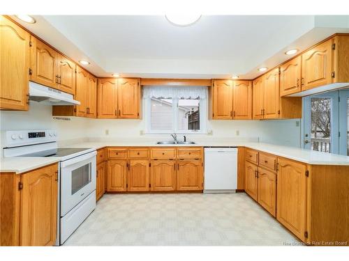 11 Stoneybrook Cres, Fredericton, NB 