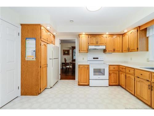 11 Stoneybrook Cres, Fredericton, NB 