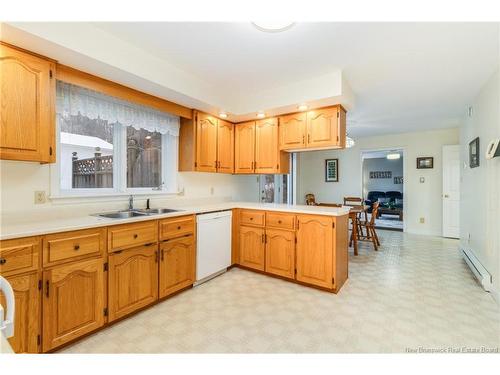 11 Stoneybrook Cres, Fredericton, NB 