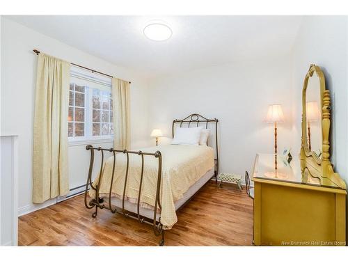 11 Stoneybrook Cres, Fredericton, NB 