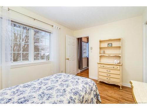 11 Stoneybrook Cres, Fredericton, NB 