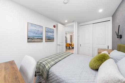 Bedroom - 5-4811 Av. Lacombe, Montréal (Côte-Des-Neiges/Notre-Dame-De-Grâce), QC - Indoor Photo Showing Bedroom