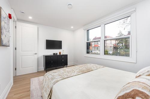 Primary bedroom - 5-4811 Av. Lacombe, Montréal (Côte-Des-Neiges/Notre-Dame-De-Grâce), QC - Indoor Photo Showing Bedroom