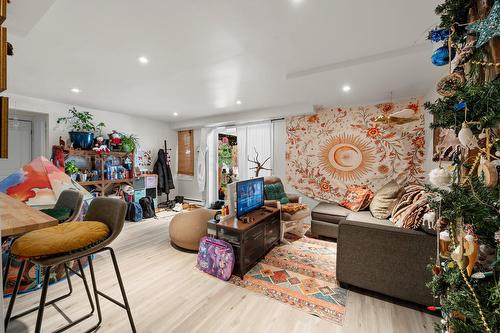 Salon - 30  - 30A Rue Giguère, Sainte-Agathe-Des-Monts, QC - Indoor