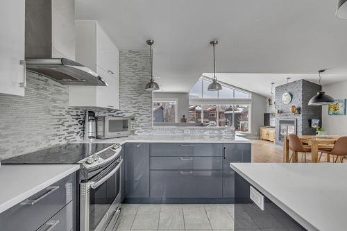 Kitchen - 57 Rue De La Traverse, Beaupré, QC - Indoor Photo Showing Kitchen With Upgraded Kitchen