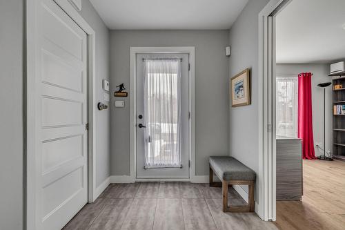Hall d'entrée/Vestibule - 57Z Rue De La Traverse, Beaupré, QC - Indoor Photo Showing Other Room