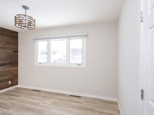 158 Carl Avenue, Thunder Bay, ON - Indoor Photo Showing Other Room