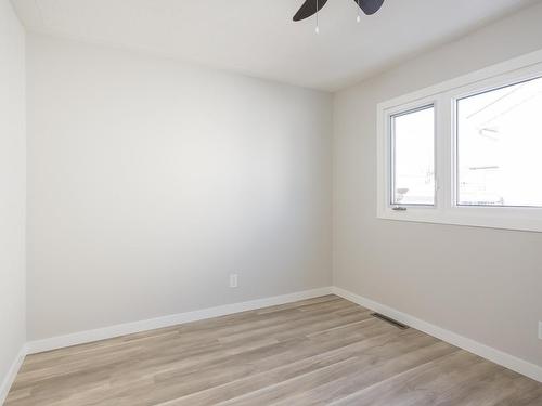 158 Carl Avenue, Thunder Bay, ON - Indoor Photo Showing Other Room