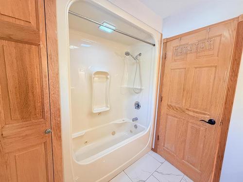 179 Drayton Road, Sioux Lookout, ON - Indoor Photo Showing Bathroom