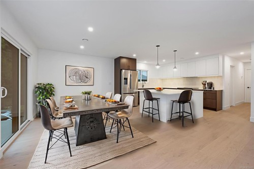 1041 Hulford St, Saanich, BC 