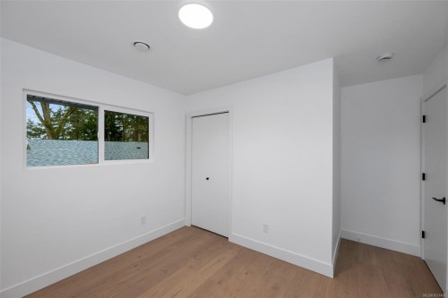 1041 Hulford St, Saanich, BC 