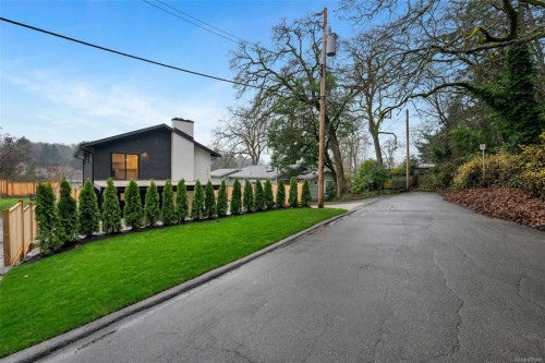 1041 Hulford St, Saanich, BC 