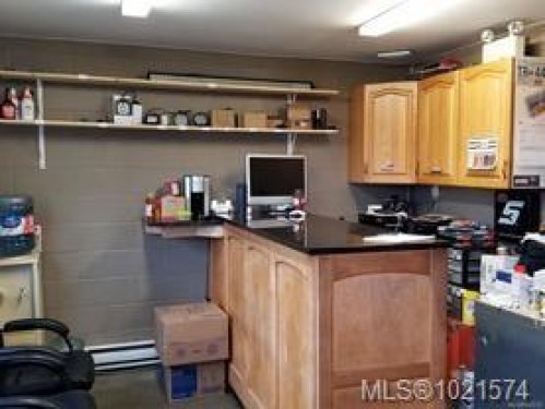 A-1940 Island Hwy, Campbell River, BC 