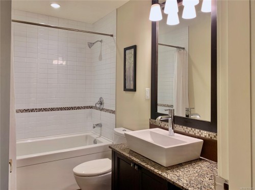 8-675 Superior St, Victoria, BC 