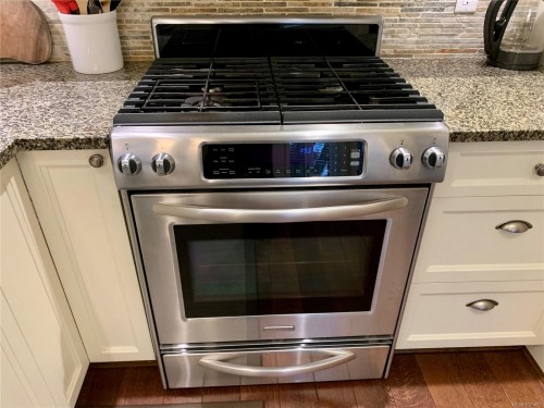 8-675 Superior St, Victoria, BC 