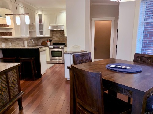 8-675 Superior St, Victoria, BC 