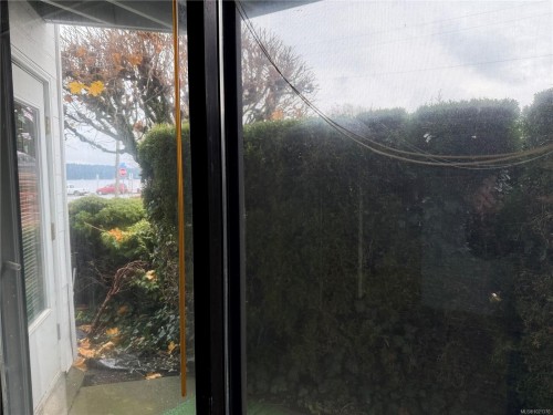 110-2815 Departure Bay Rd, Nanaimo, BC - 