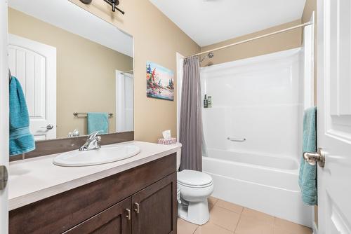 21-1040 Mt Revelstoke Place, Vernon, BC - Indoor Photo Showing Bathroom